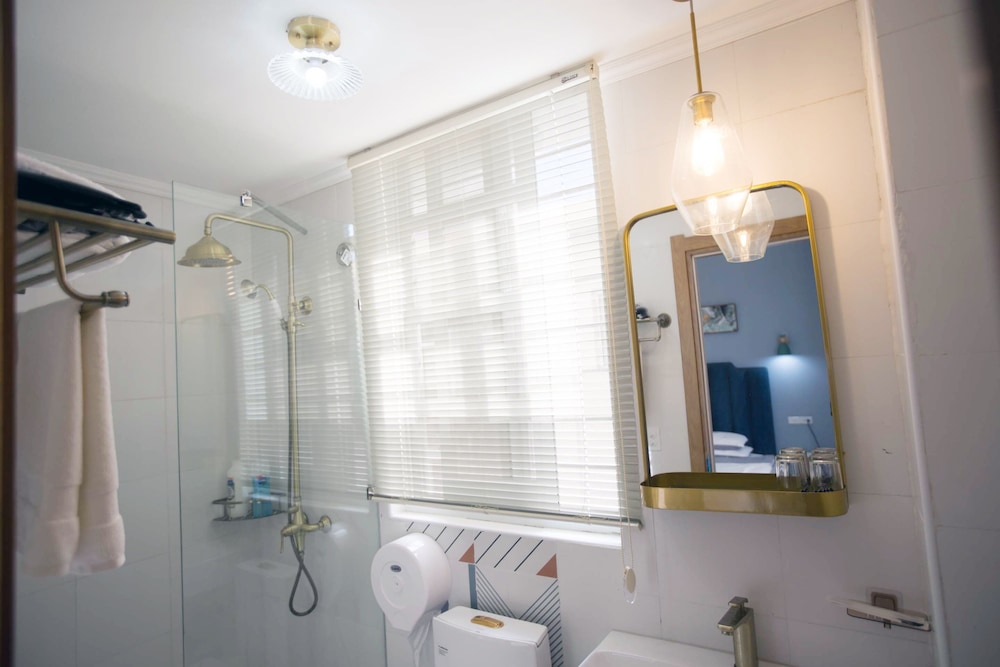 oasis boutique house