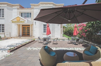 oasis boutique house