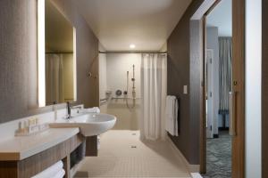 springhill suites by marriott dallas dfw airport south centreport