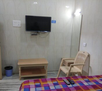 i roomz gvk residency