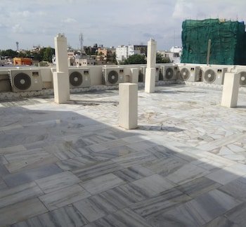 i roomz gvk residency