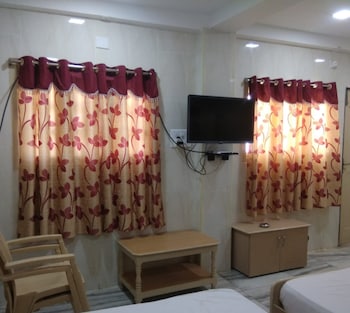 i roomz gvk residency