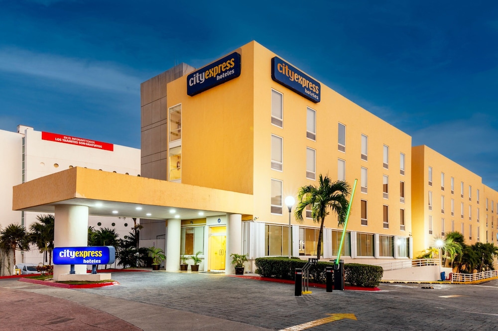 city express by marriott cancun