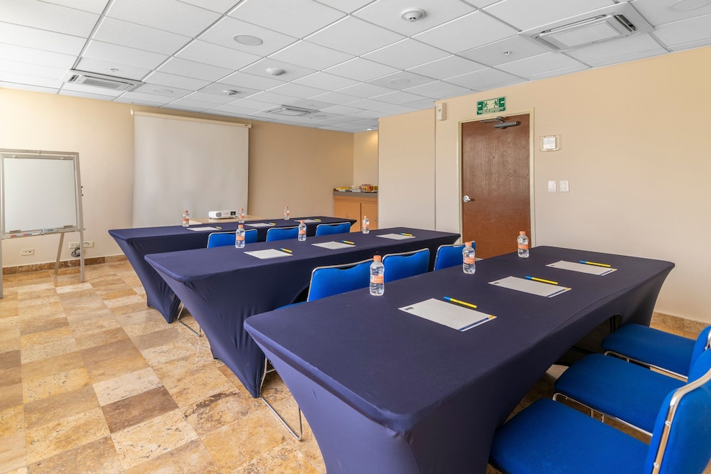 city express by marriott cancun