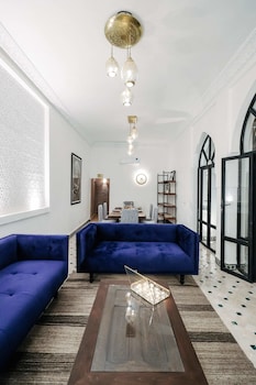 riad nayanour