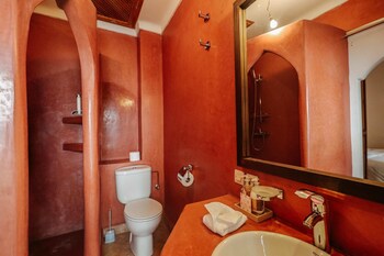riad nayanour