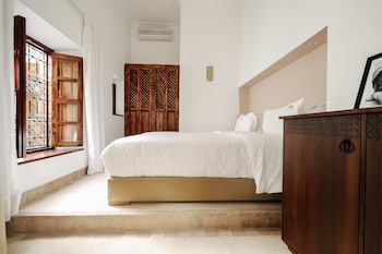 riad nayanour