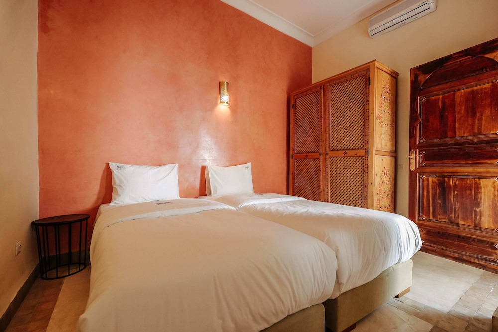 riad nayanour