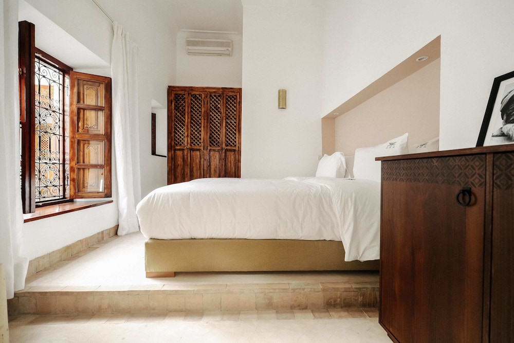 riad nayanour