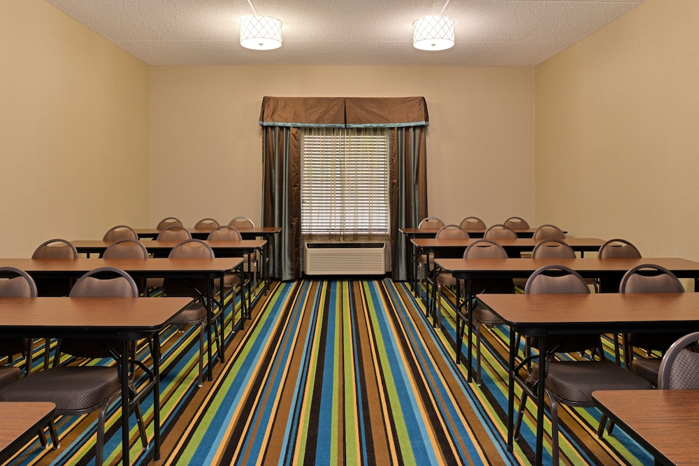holiday inn express and suites st marys by ihg