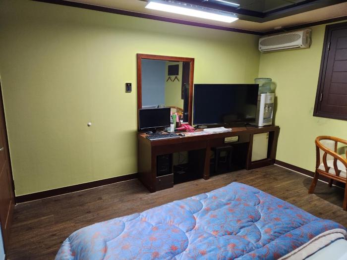 plus motel