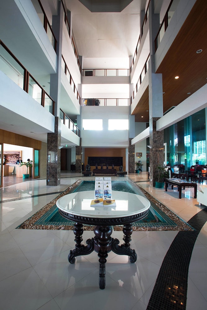 siam triangle hotel