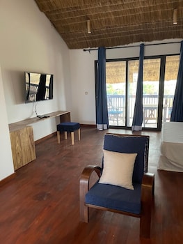 Marcelo Beach Club,Lome>>Baguida,3.5 star