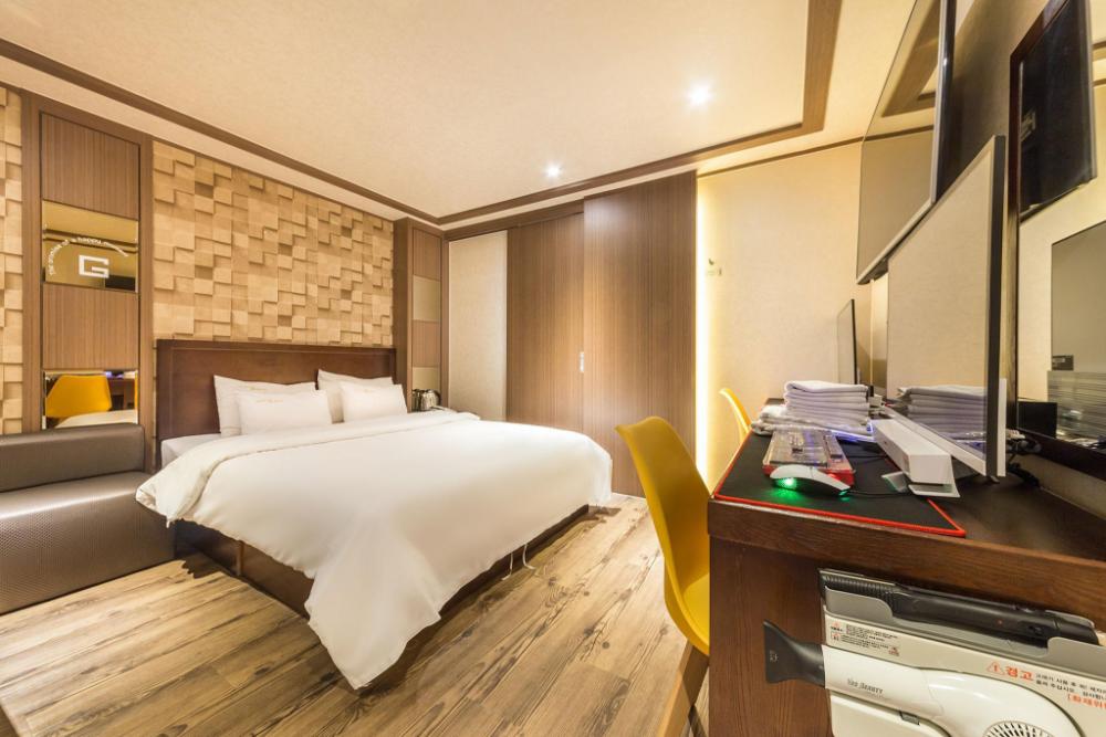 luxury g motel