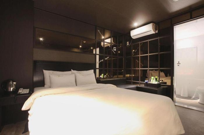 luxury g motel