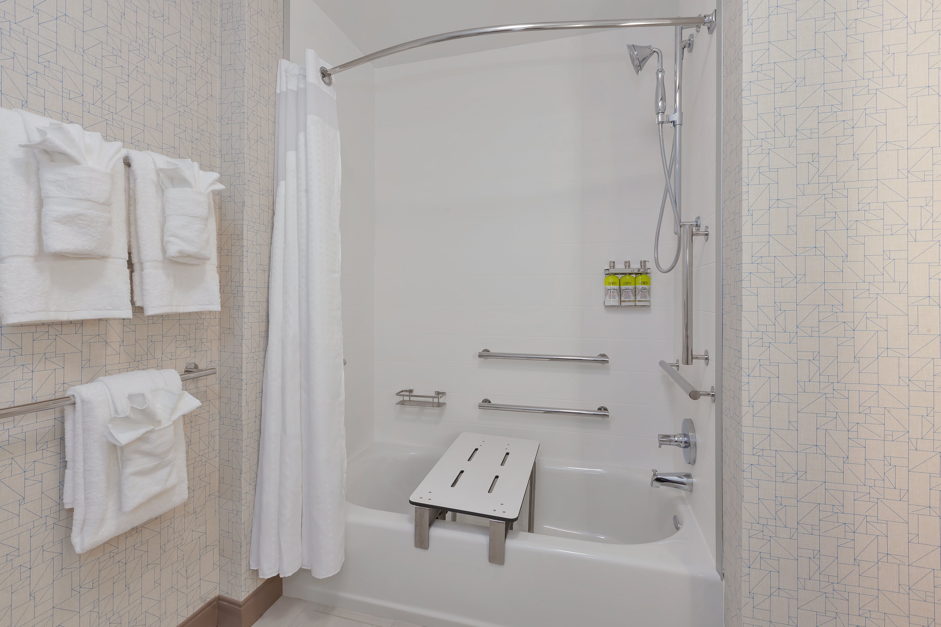 hol inn exp grand rapids airport south