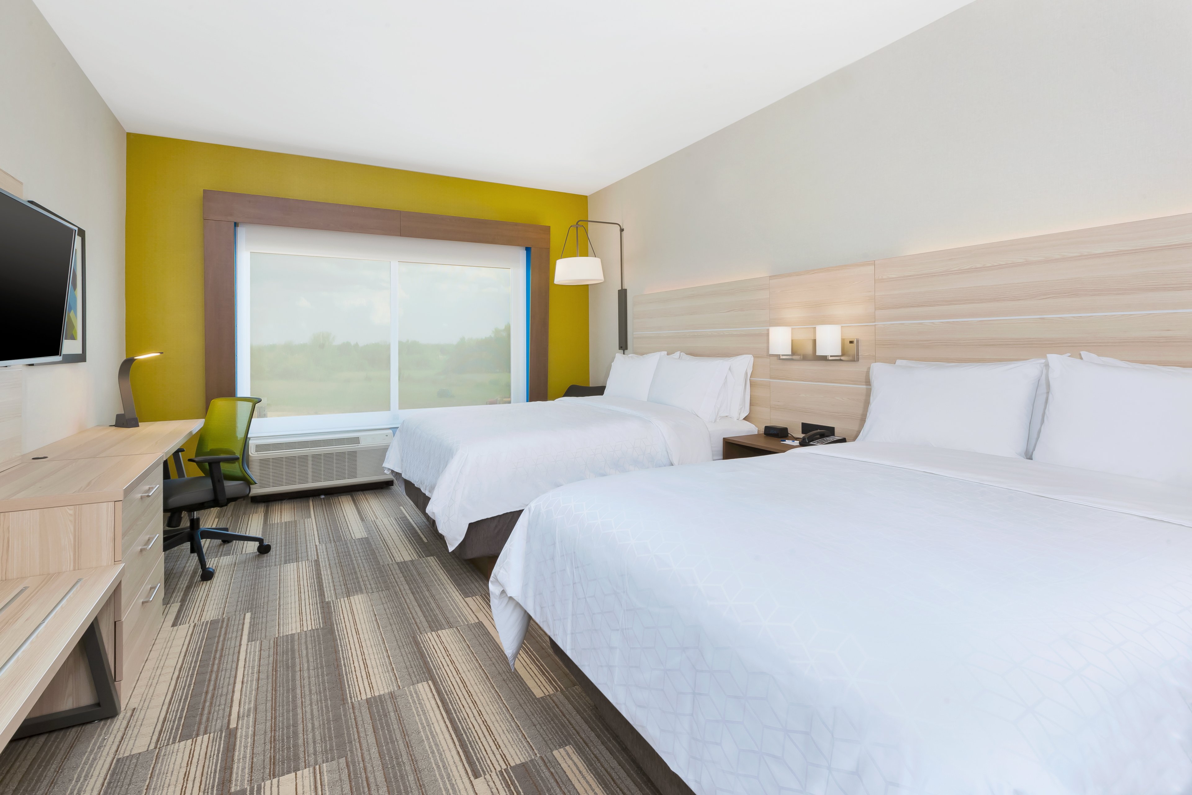 hol inn exp grand rapids airport south
