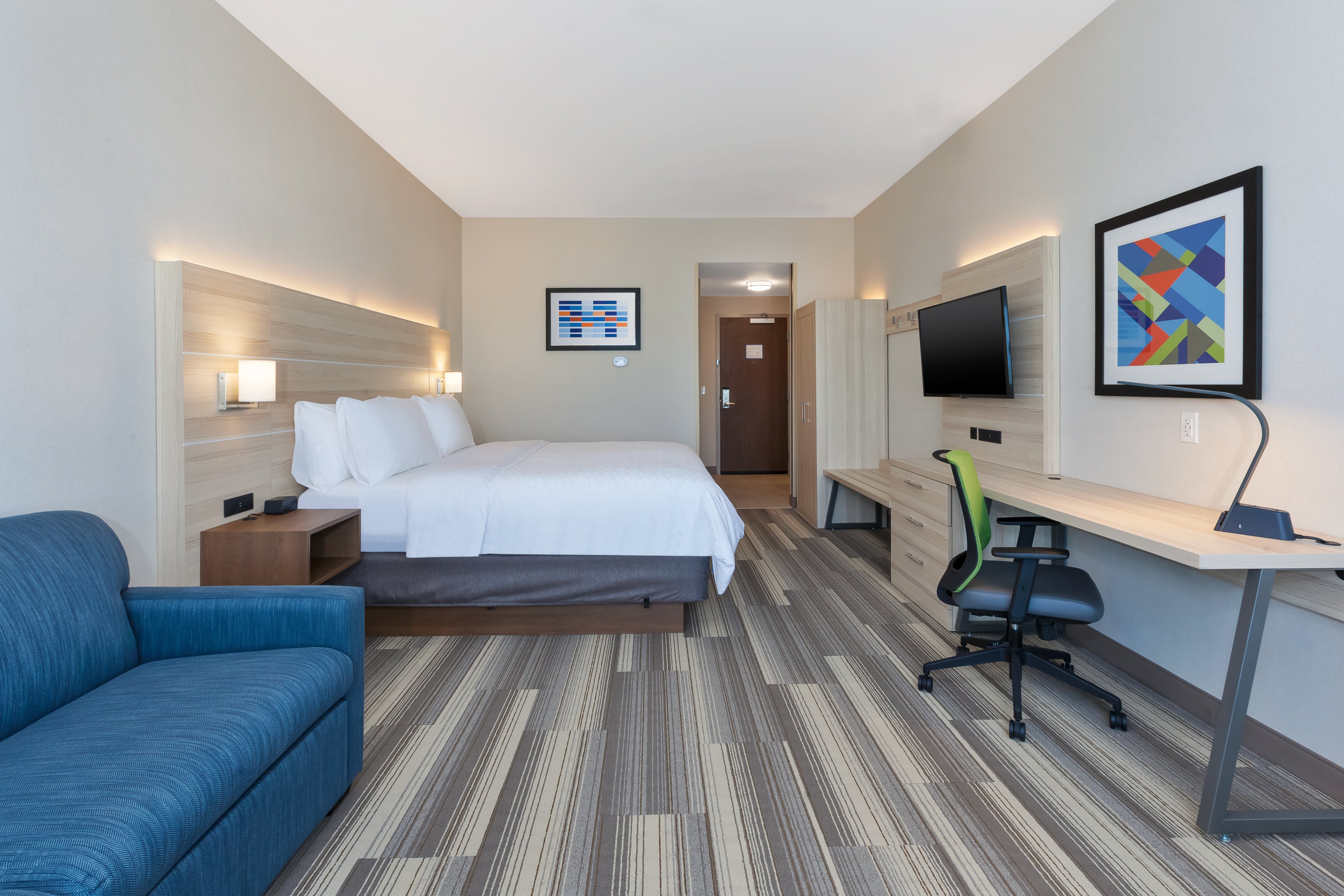 hol inn exp grand rapids airport south