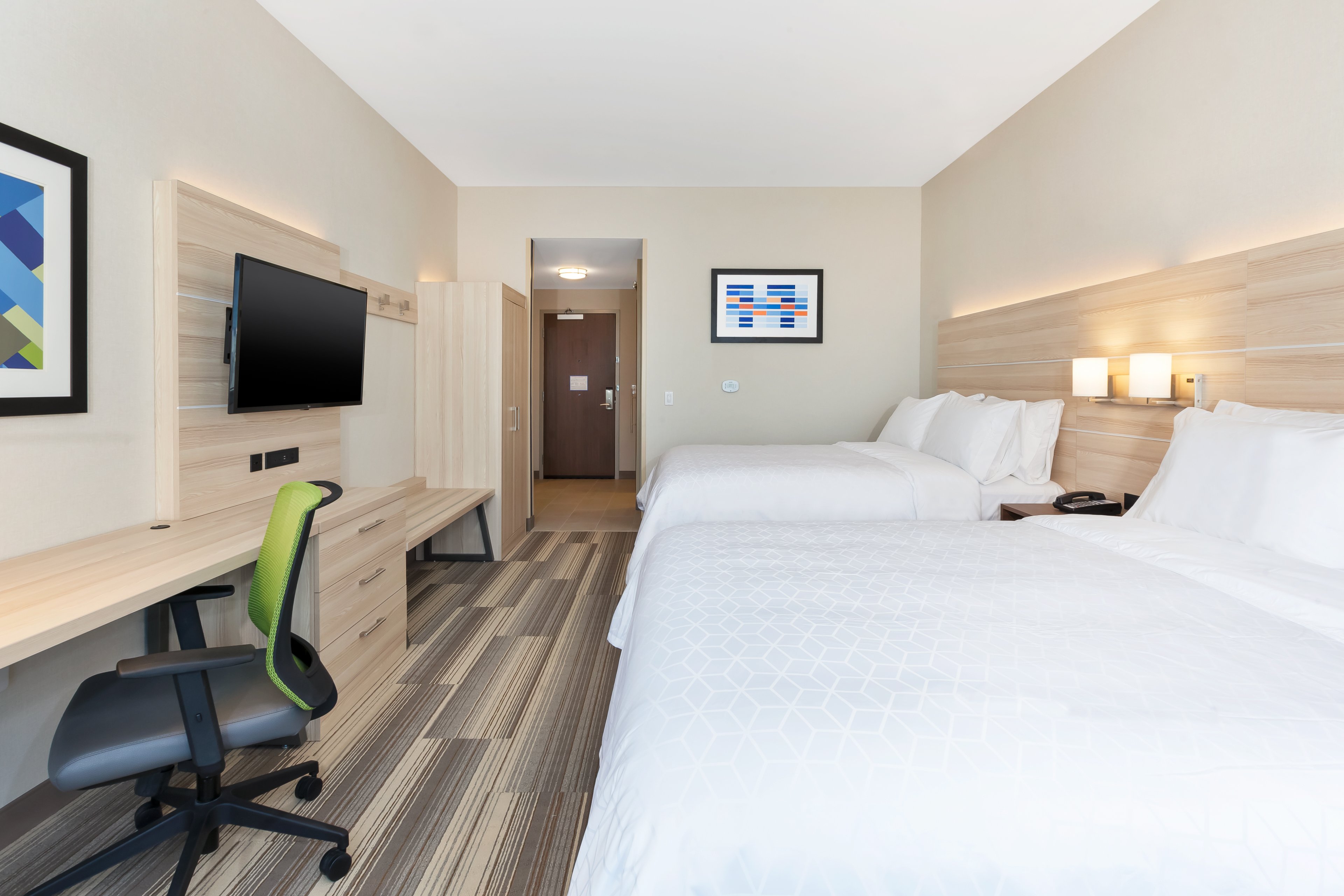 hol inn exp grand rapids airport south