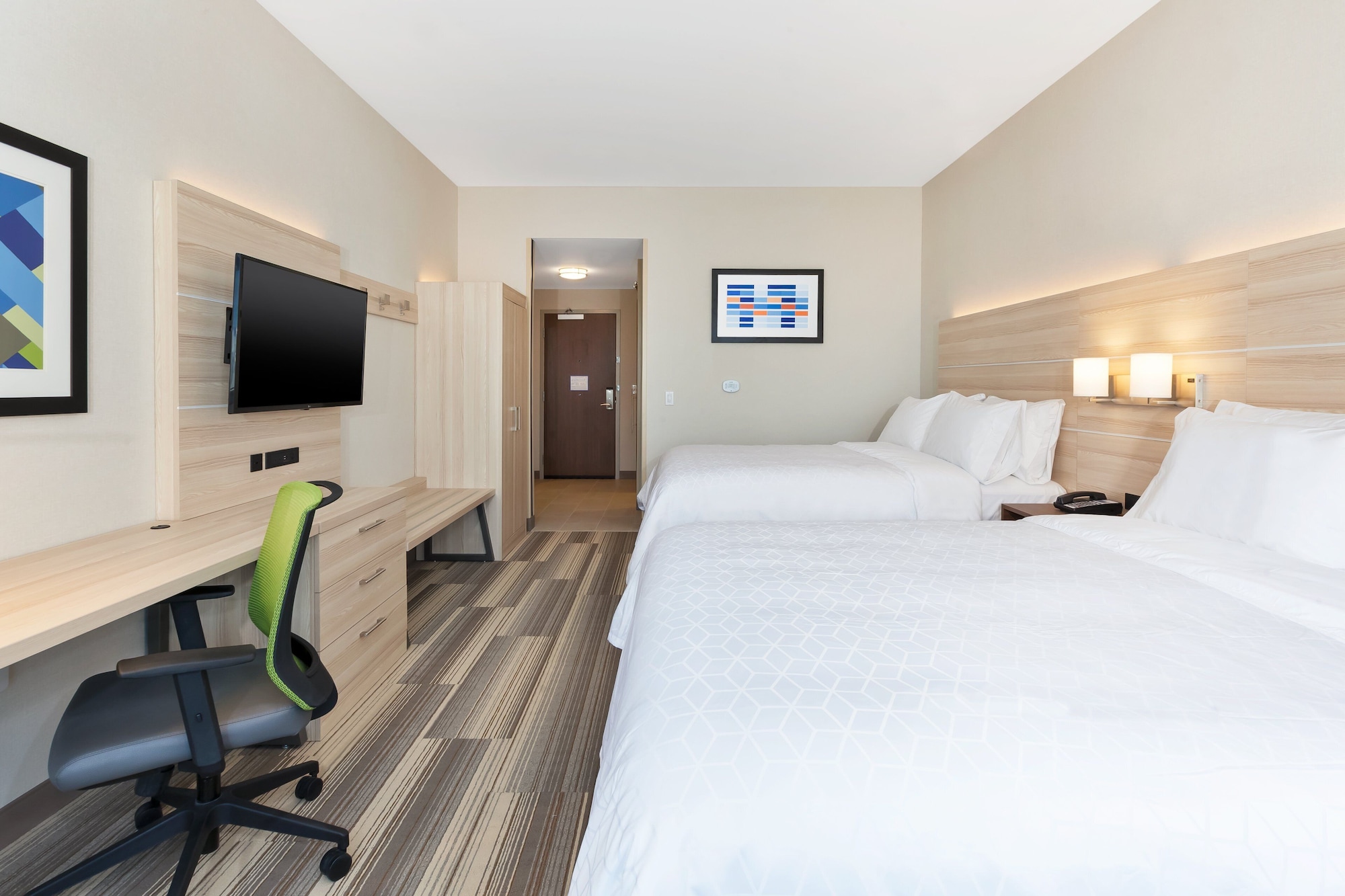 hol inn exp grand rapids airport south