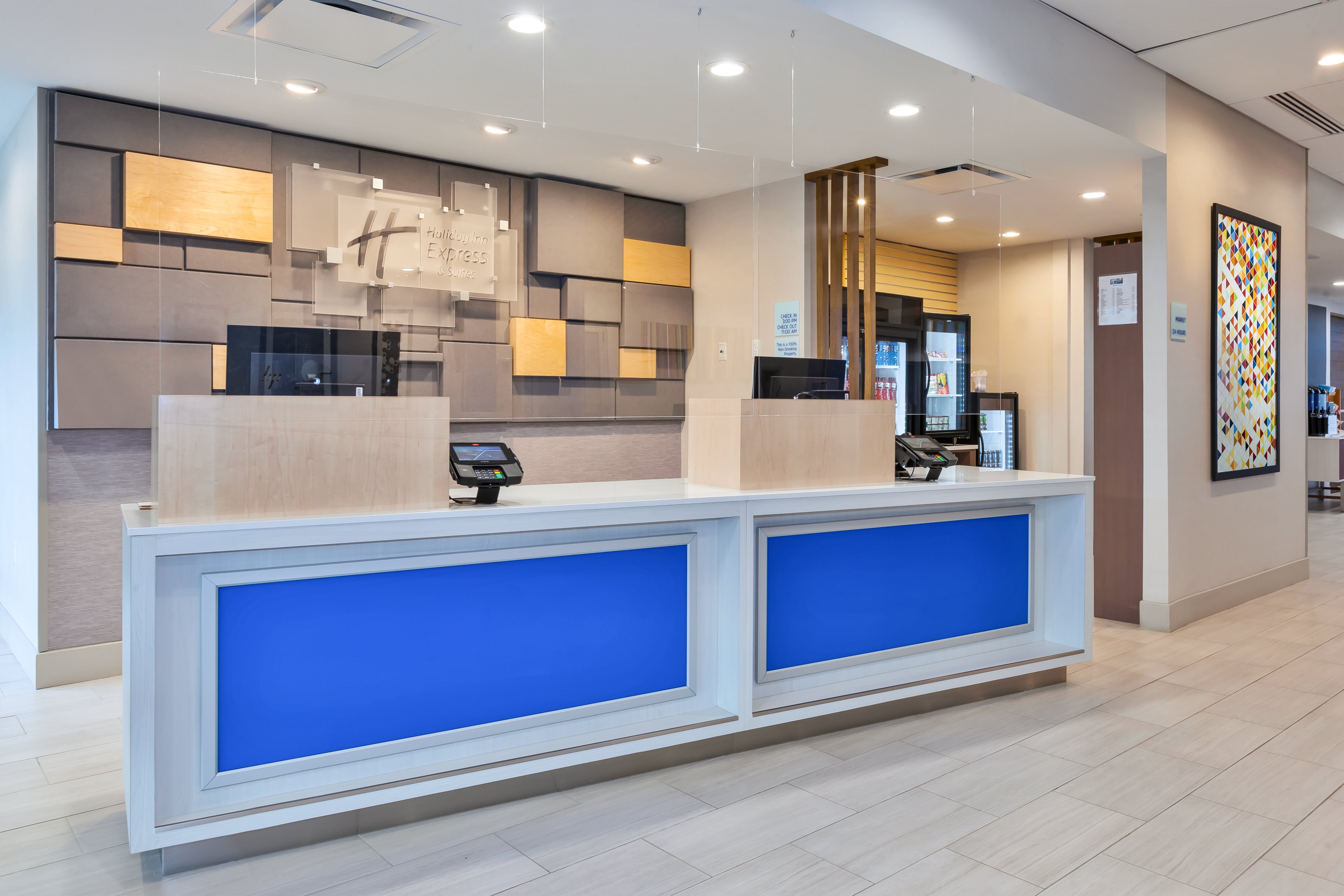 hol inn exp grand rapids airport south