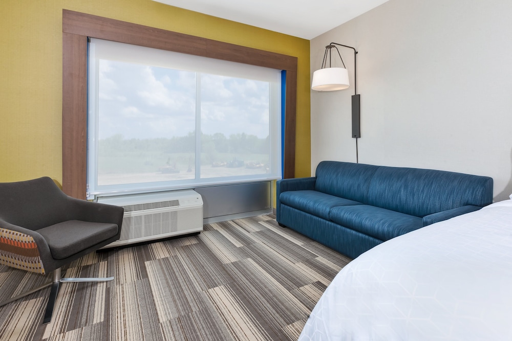hol inn exp grand rapids airport south