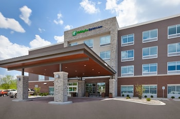 Hol. Inn Exp.  Grand Rapids Airport - South,Grand Rapids>>Cascade,2.5 star