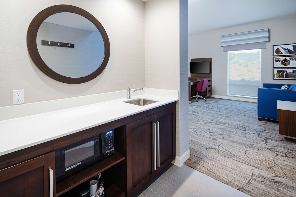 hampton inn and suites gilroy