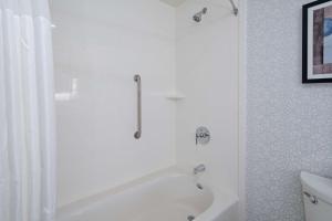 hampton inn and suites gilroy