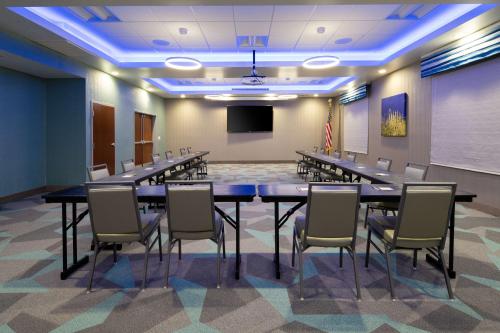 hampton inn and suites gilroy