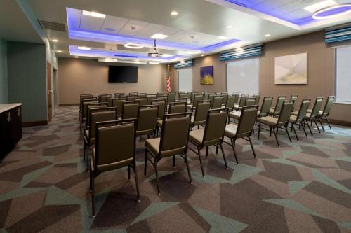 hampton inn and suites gilroy