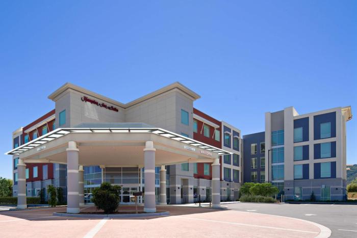 hampton inn and suites gilroy