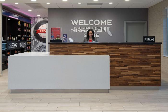 hampton inn and suites gilroy