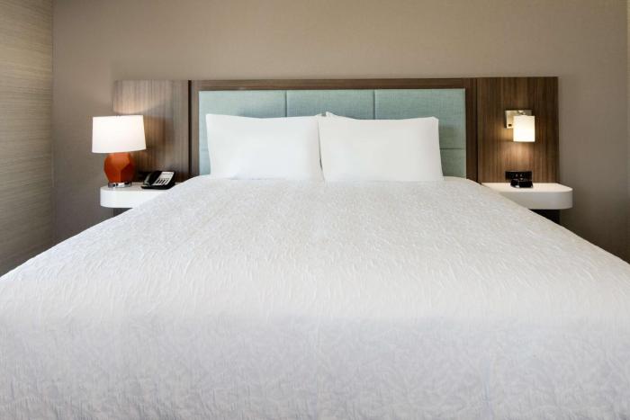 hampton inn and suites gilroy