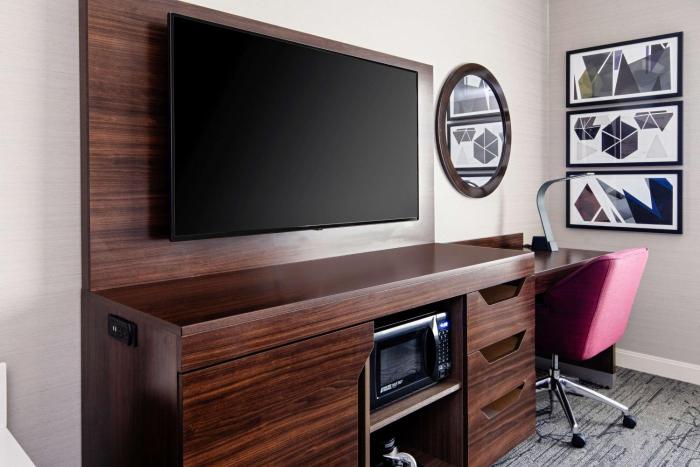hampton inn and suites gilroy