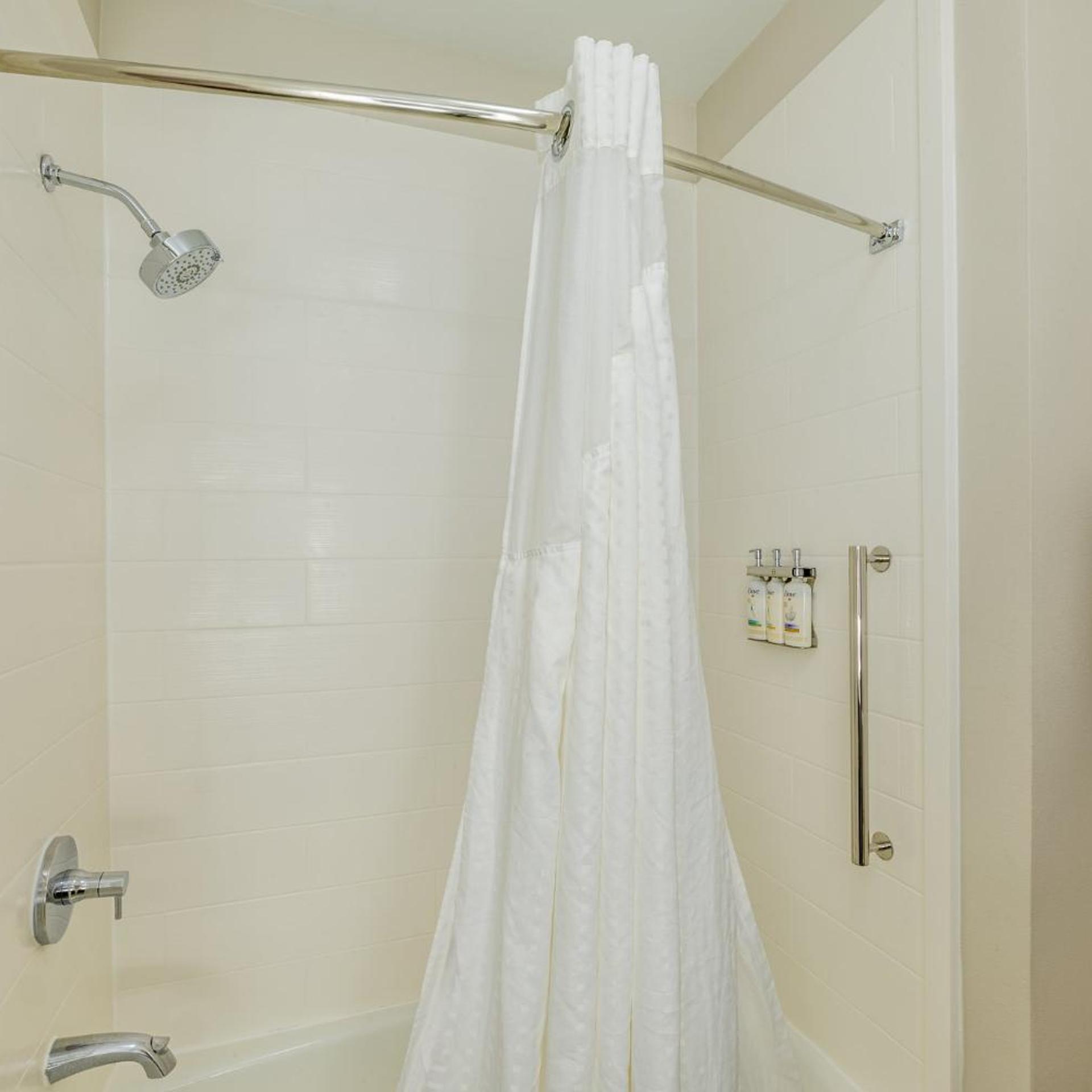 holiday inn express and suites lindale an ihg hotel