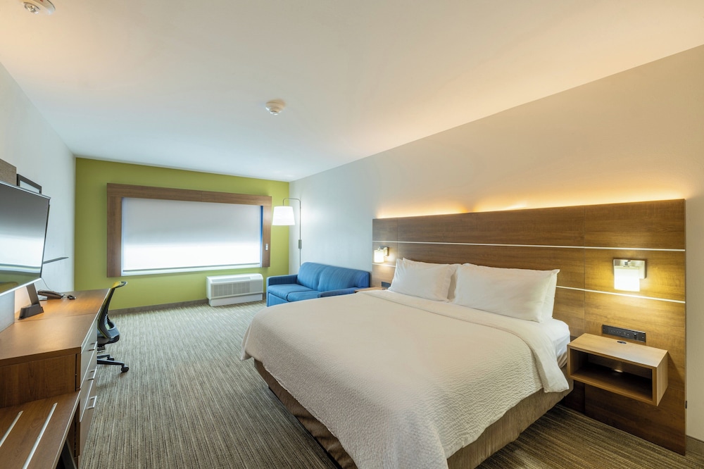 holiday inn express and suites lindale an ihg hotel