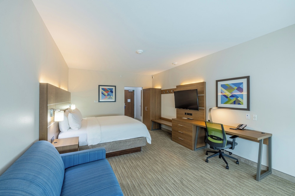 holiday inn express and suites lindale an ihg hotel
