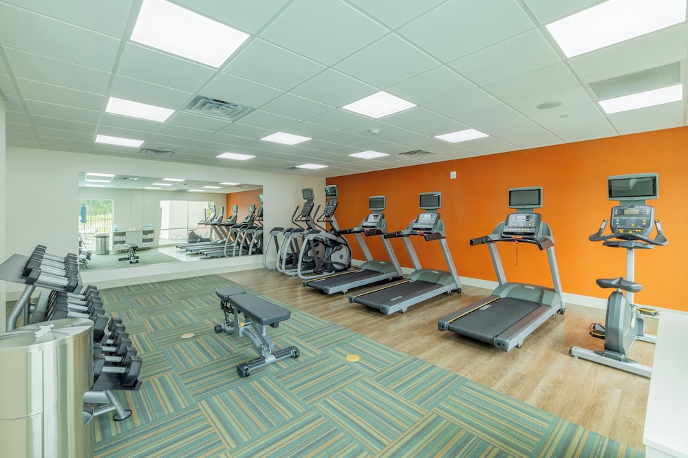 holiday inn express and suites lindale an ihg hotel