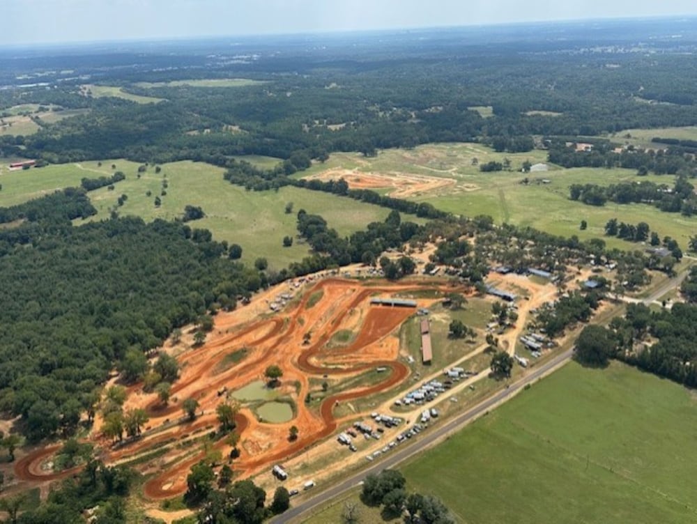 holiday inn express and suites lindale an ihg hotel