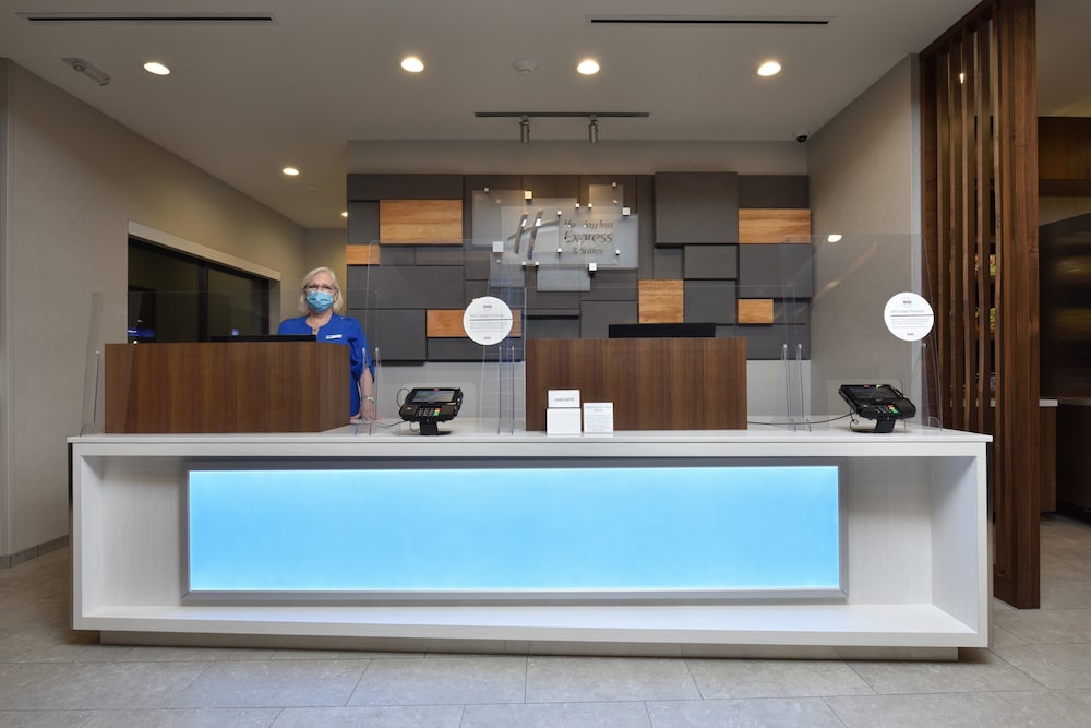 holiday inn express and suites woodlands area an ihg hotel