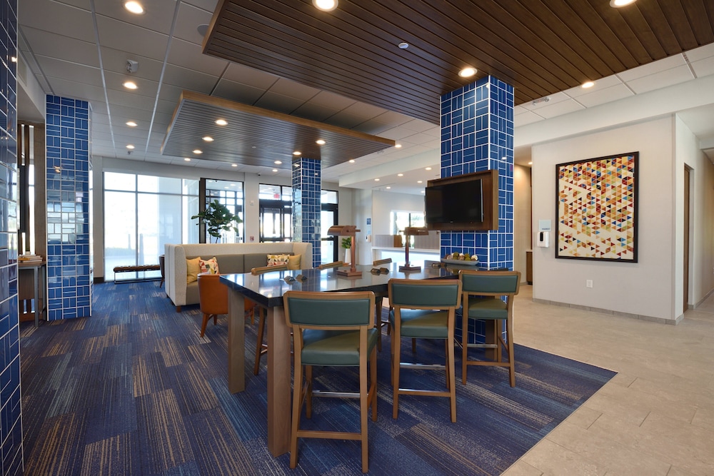 holiday inn express and suites woodlands area an ihg hotel