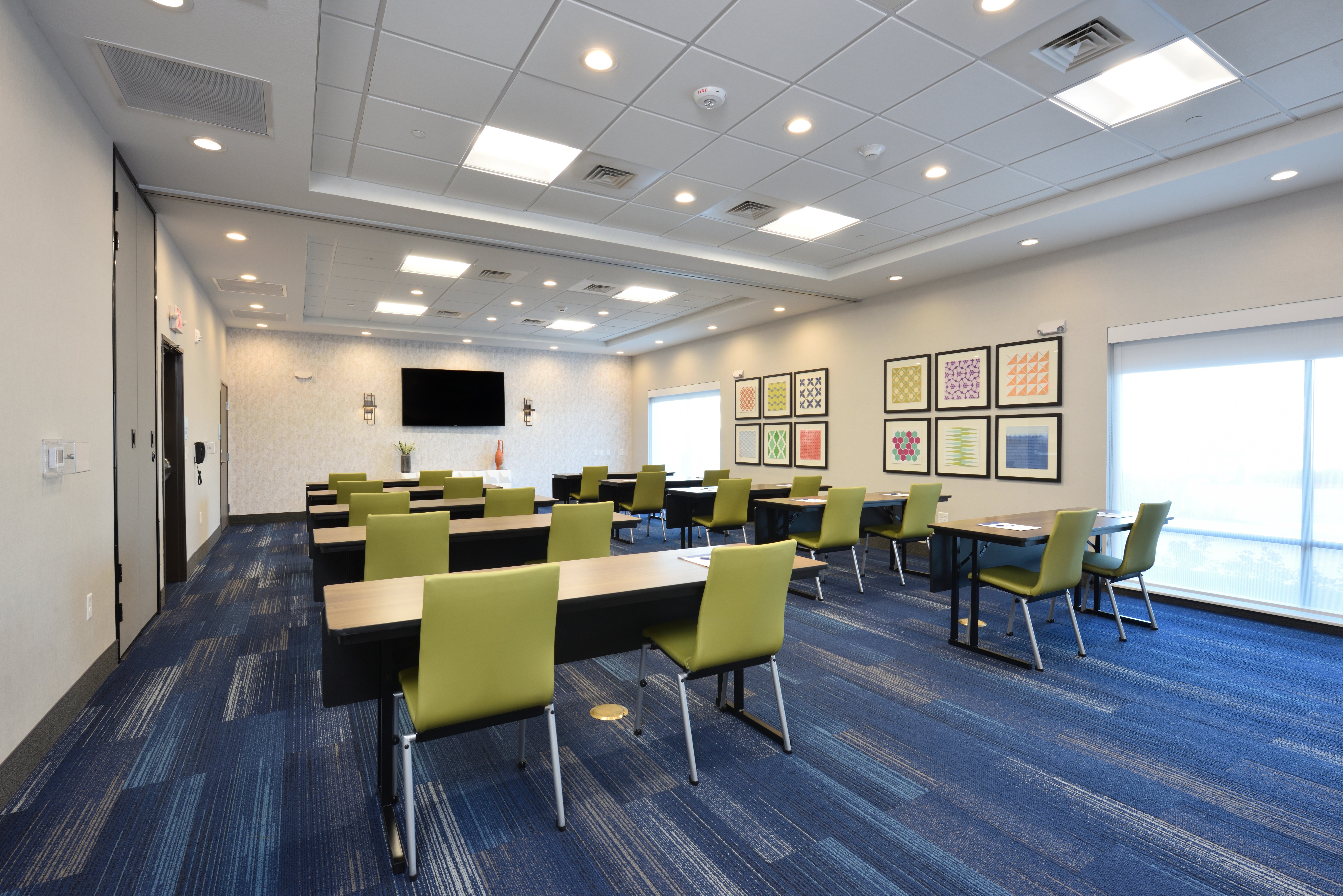 holiday inn express and suites woodlands area an ihg hotel