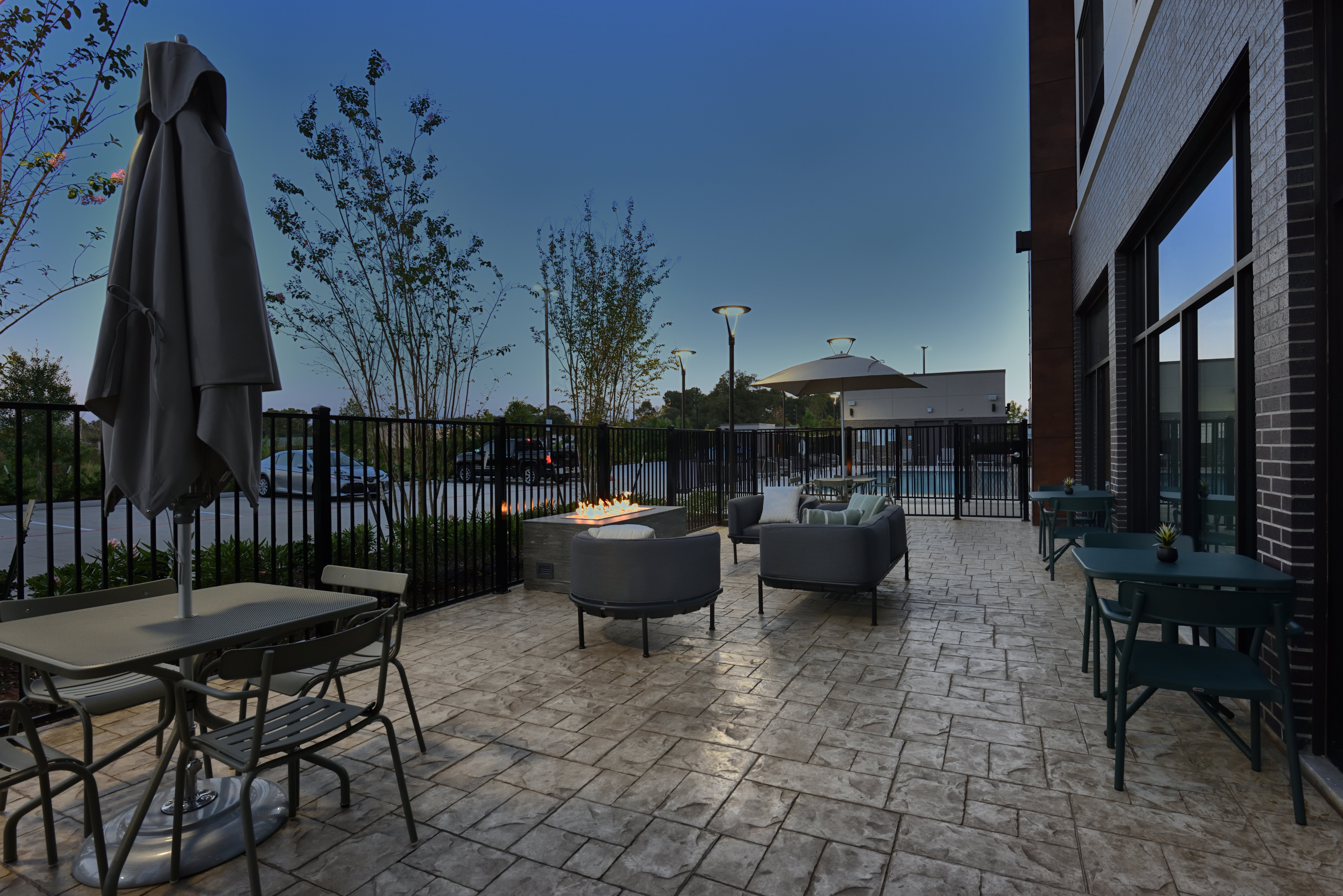 holiday inn express and suites woodlands area an ihg hotel
