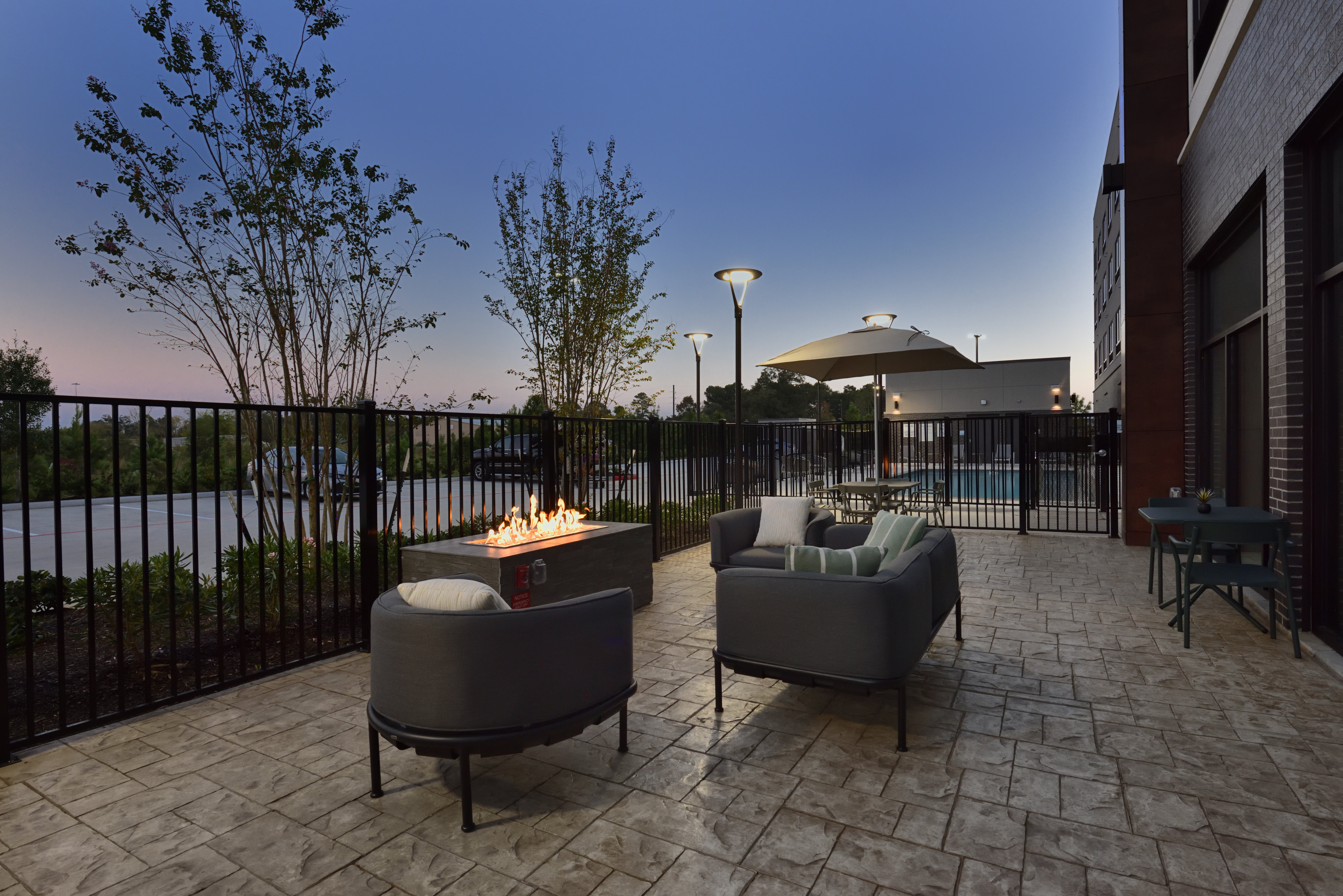 holiday inn express and suites woodlands area an ihg hotel