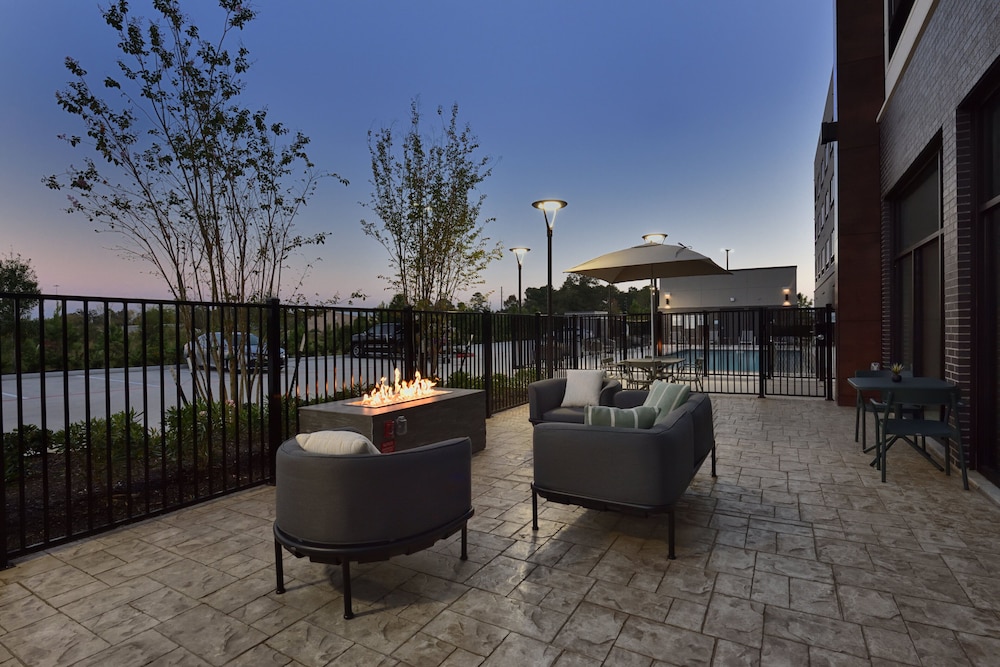 holiday inn express and suites woodlands area an ihg hotel
