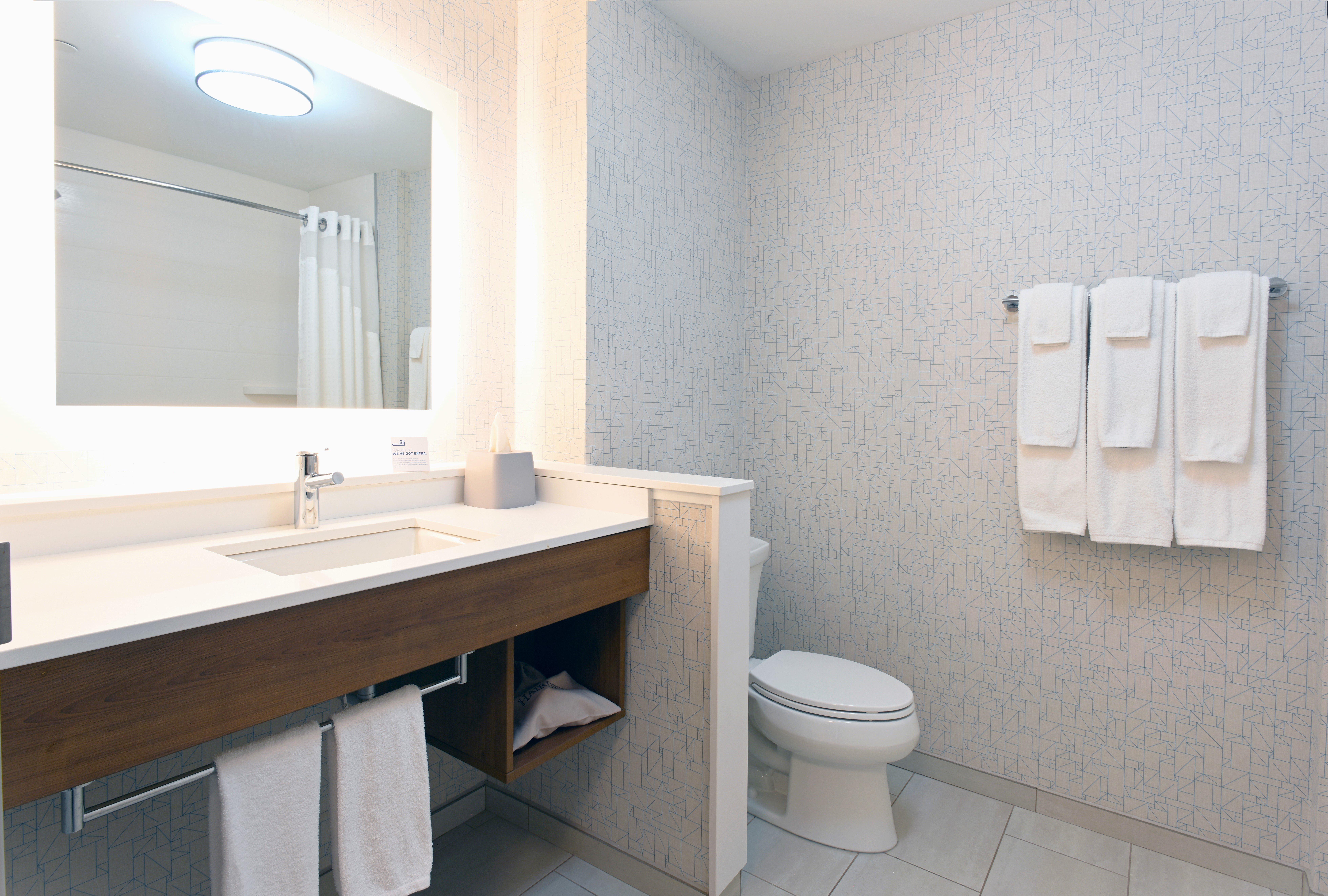 holiday inn express and suites aurora an ihg hotel