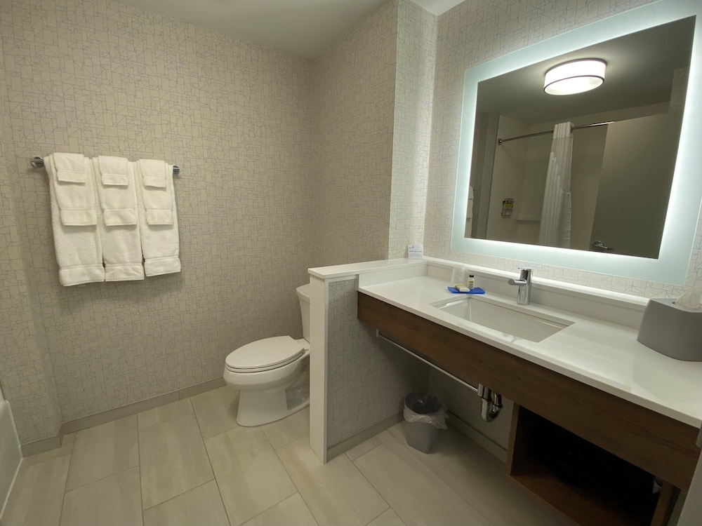 holiday inn express and suites aurora an ihg hotel