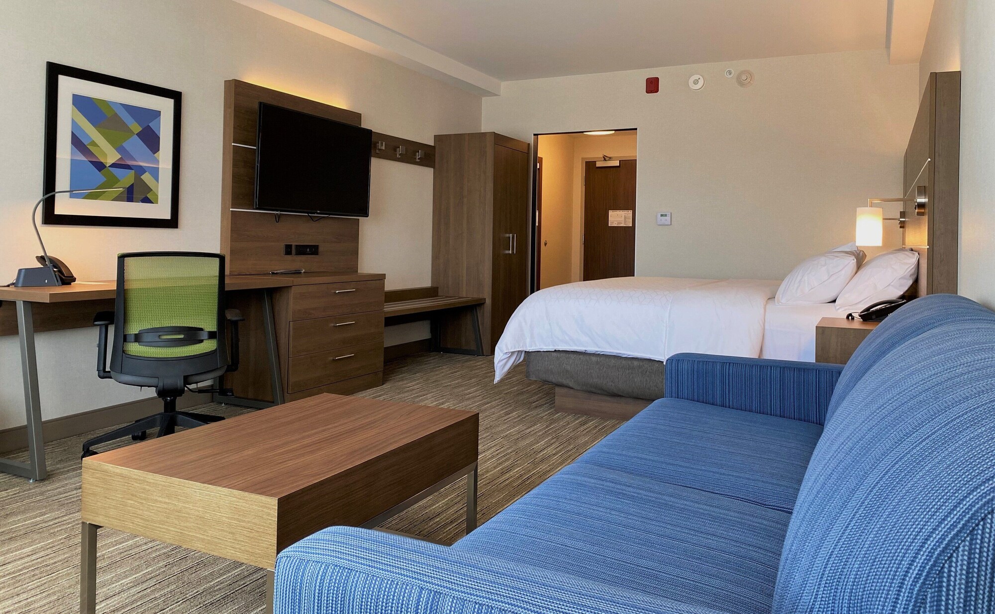 holiday inn express and suites aurora an ihg hotel