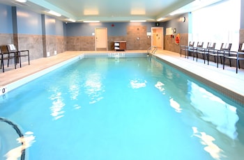 holiday inn express and suites aurora an ihg hotel